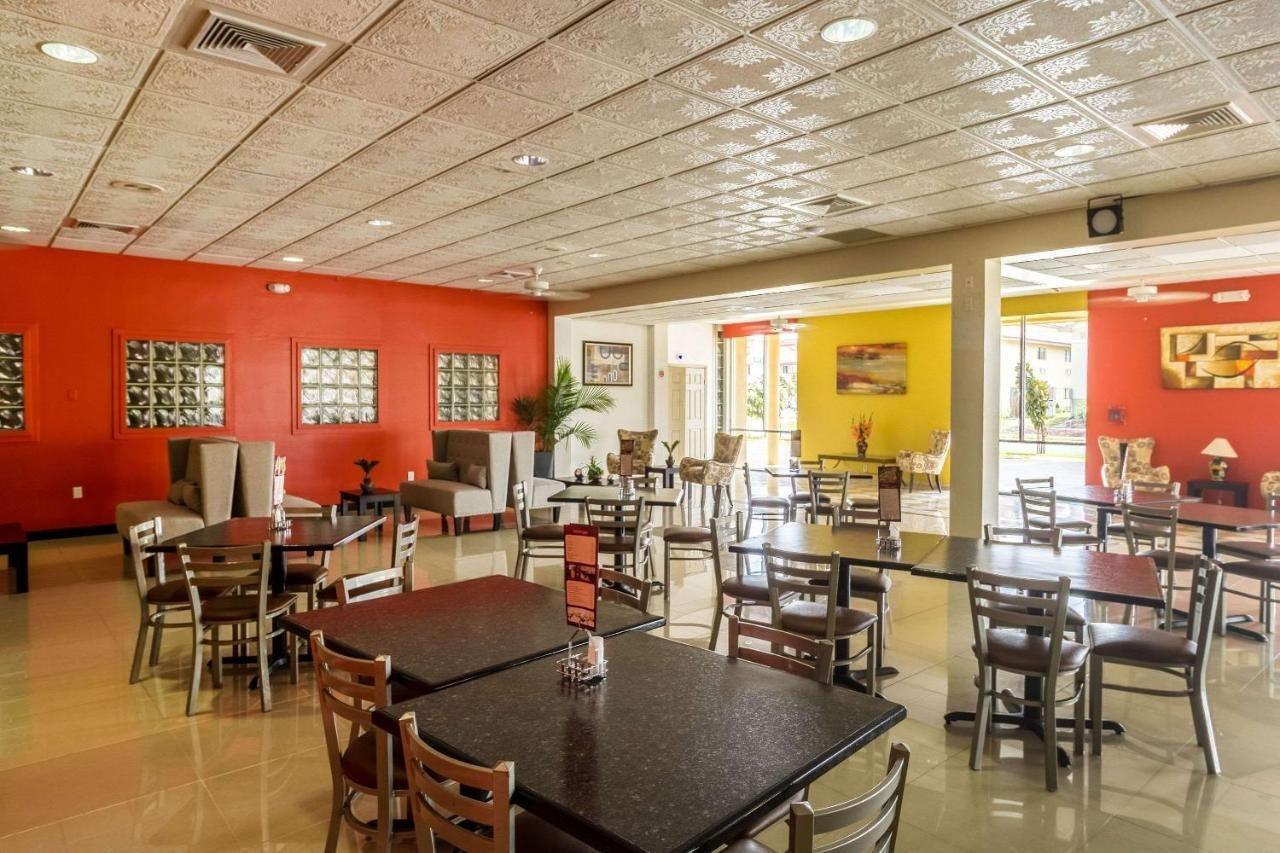 Clarion Inn Near Mcallen Airport Exteriör bild