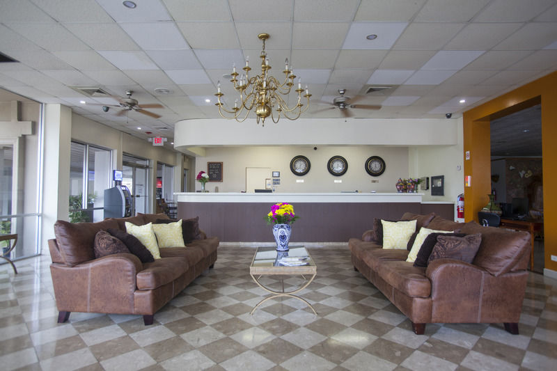 Clarion Inn Near Mcallen Airport Exteriör bild