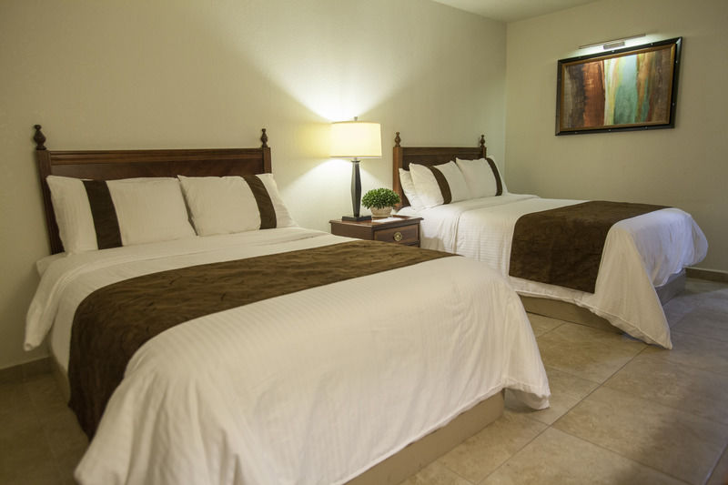 Clarion Inn Near Mcallen Airport Exteriör bild