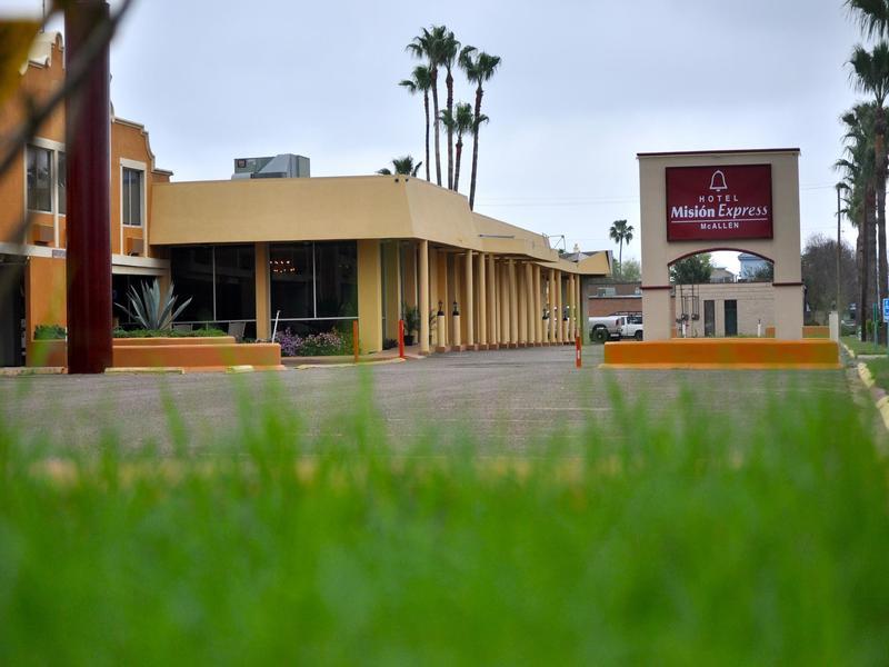 Clarion Inn Near Mcallen Airport Exteriör bild