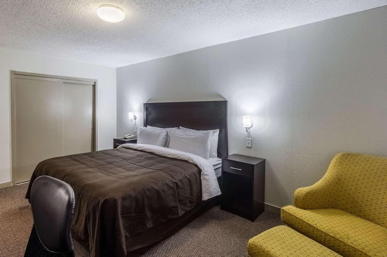 Clarion Inn Near Mcallen Airport Exteriör bild